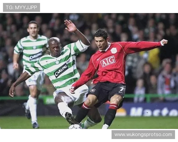 C罗曼联初期成长路径：边锋到核心的转变解析