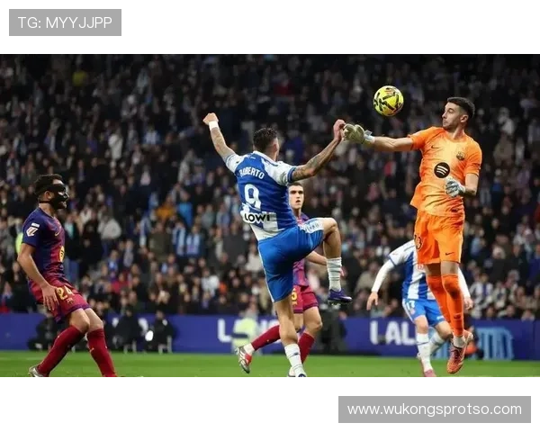 巴萨防线稳定性问题显现，对赛季竞争格局带来变化